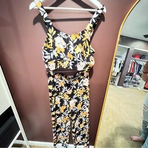 Roxy Floral matching Set - Black Crop Top & Wide Leg Pants - size medium